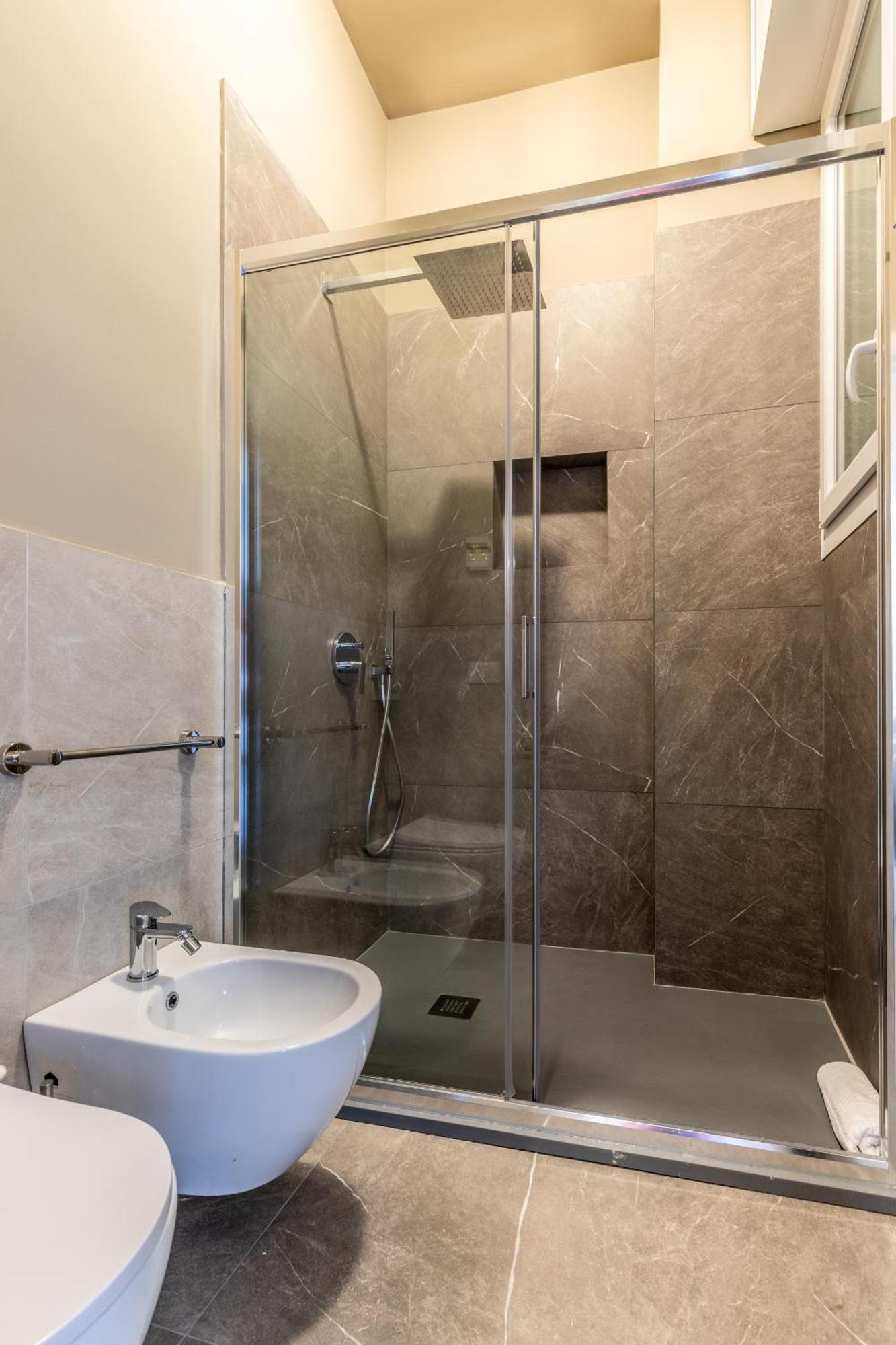 Stayeasy Quadronno33 - 3 Bedrooms, 2 Baths - Duomo Walking Distance Milaan Buitenkant foto
